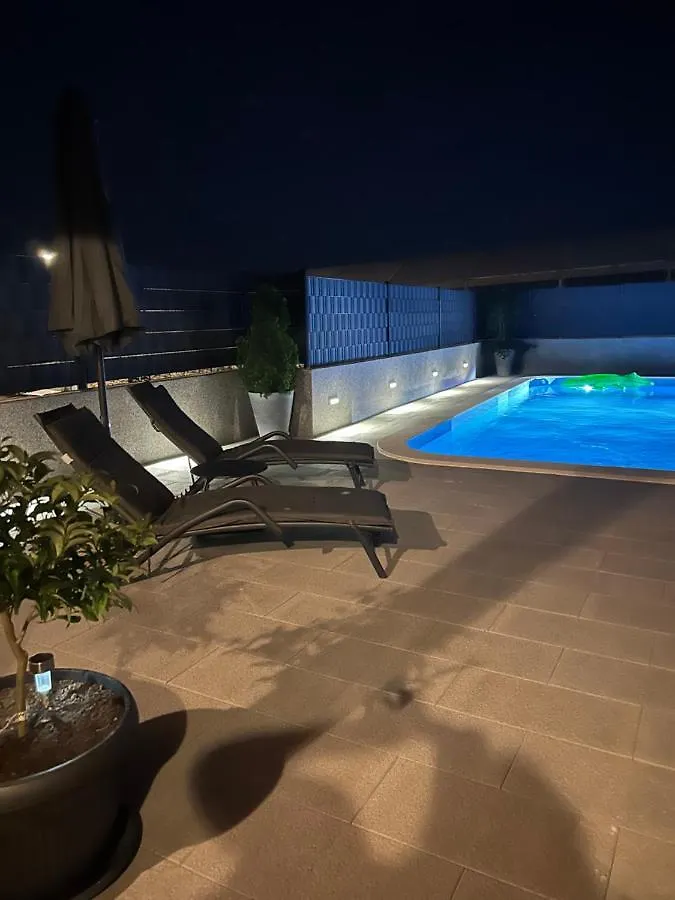 Villa Apartment Aa 2 トロギール クロアチア