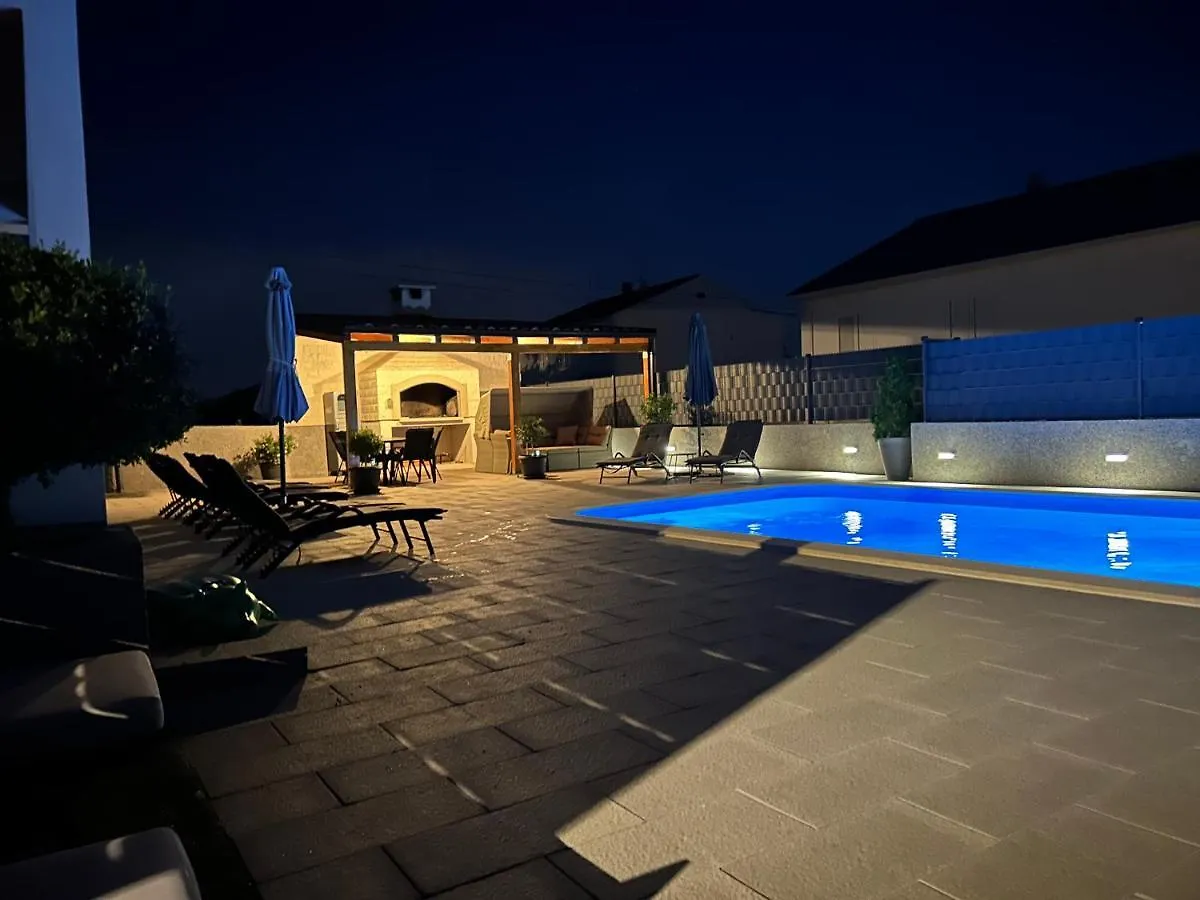 Villa Apartment Aa 2 Trogir