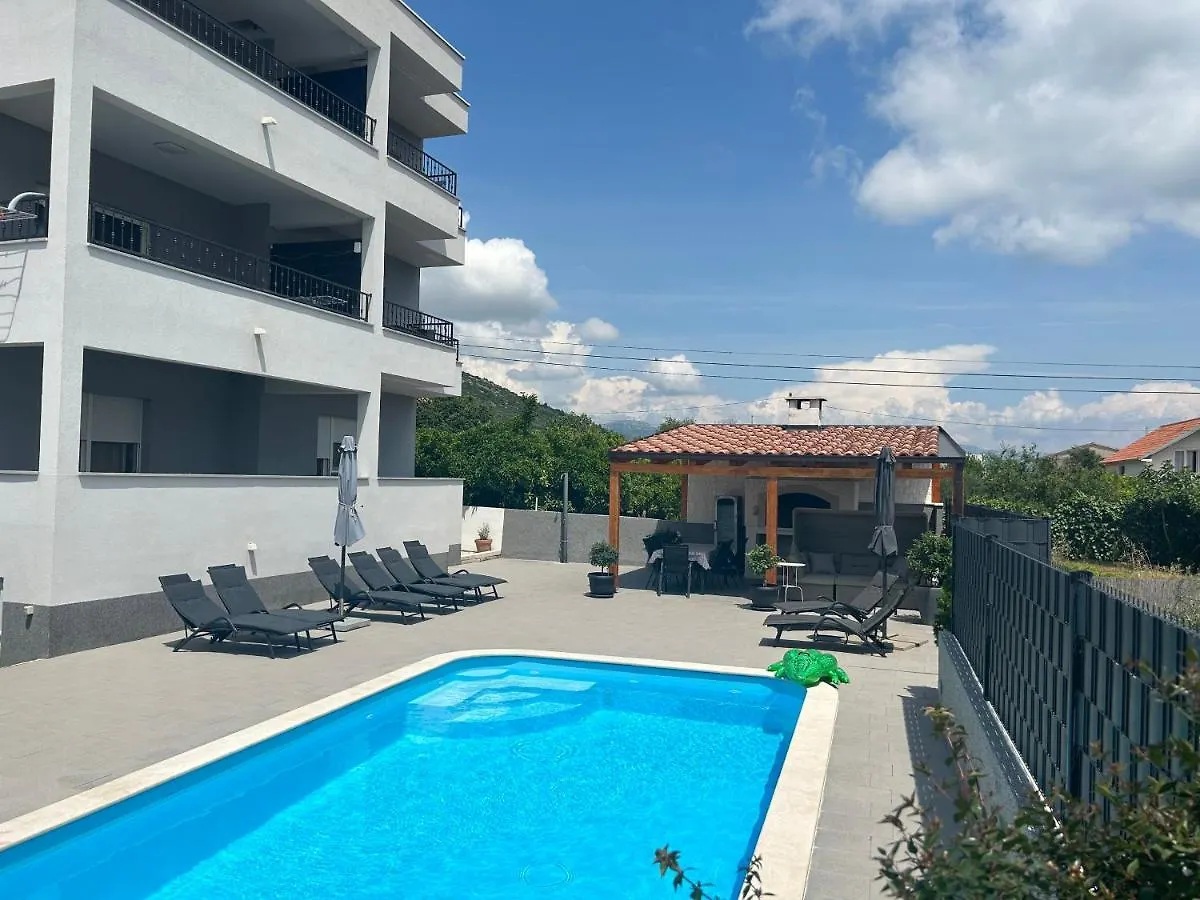 Villa Apartment Aa 2 Trogir