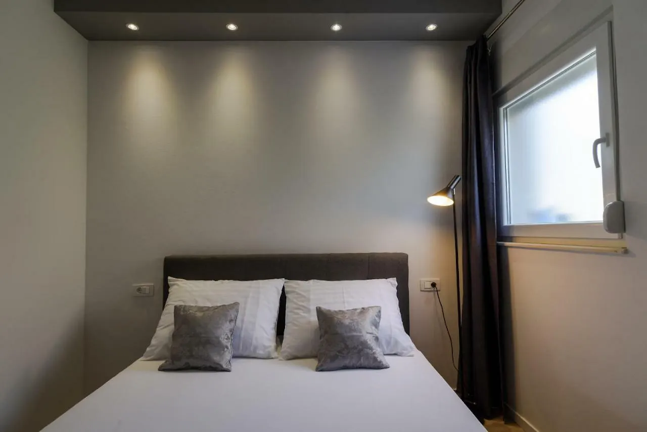 Villa Apartment Aa 2 Trogir 0*,