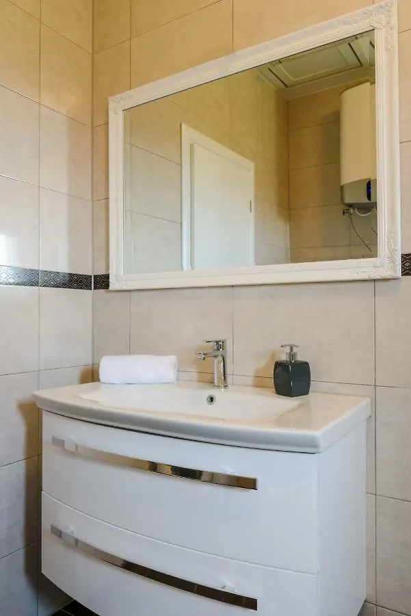 Villa Apartment Aa 2 Trogir 0*,